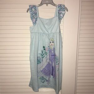 💝 NWT Disney’s Elsa Nightshirt